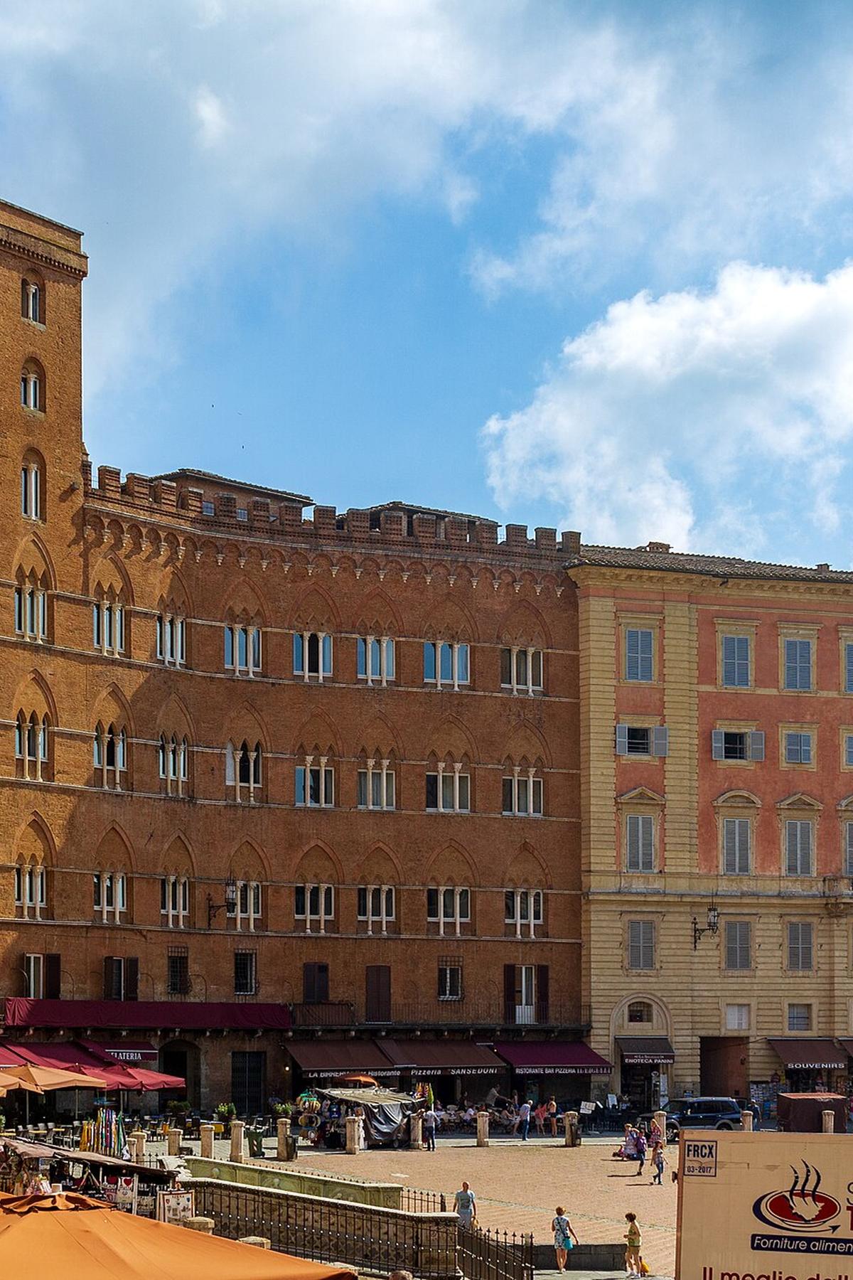 Siena Piazza del Campo Italy